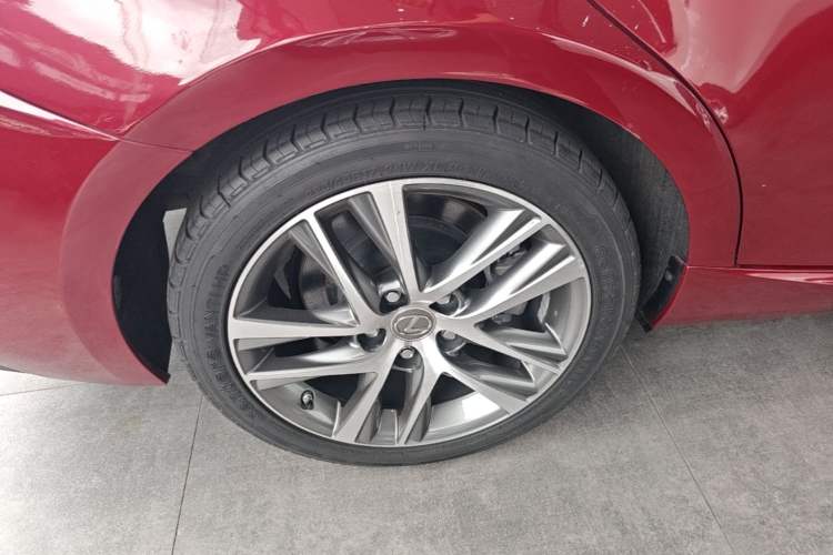 Used Lexus IS 2017 300 FENGSHANG Edition Right Rear Wheel Hub