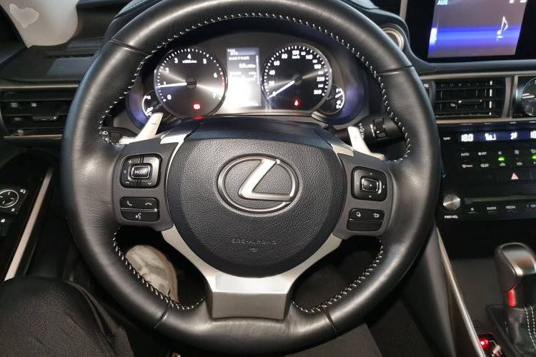 Used Lexus IS 2017 300 Leading Edition Steering Wheel