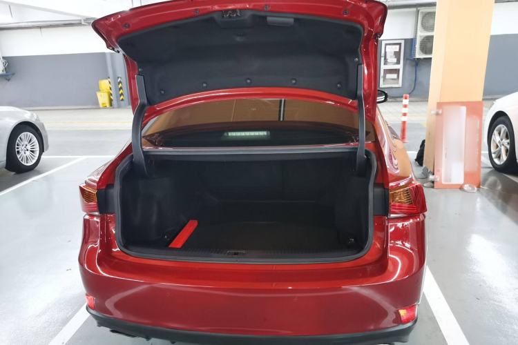 Used Lexus IS 2017 300 Leading Edition Trunk