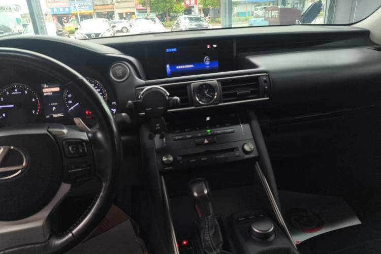 Used Lexus IS 2017 300 Leading Edition Audio And AC Panel