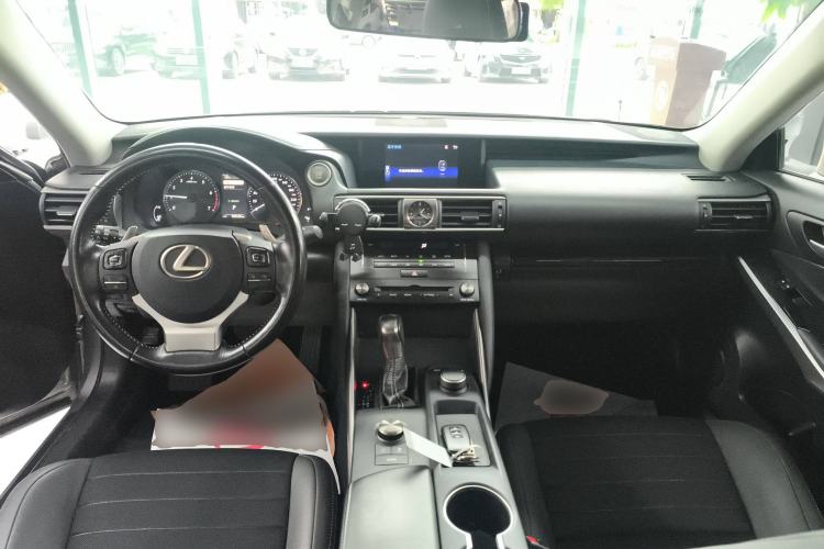 Used Lexus IS 2017 300 Leading Edition Center Console