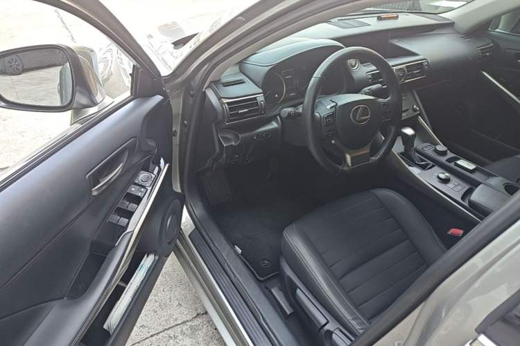 Used Lexus IS 2017 300 Leading Edition Driver Seat
