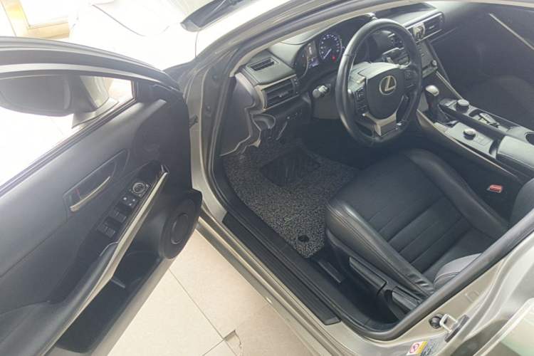 Used Lexus IS 2017 300 Leading Edition Driver Seat