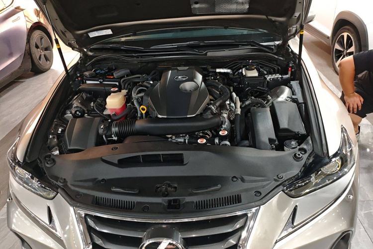Used Lexus IS 2017 300 Leading Edition Engine Bay