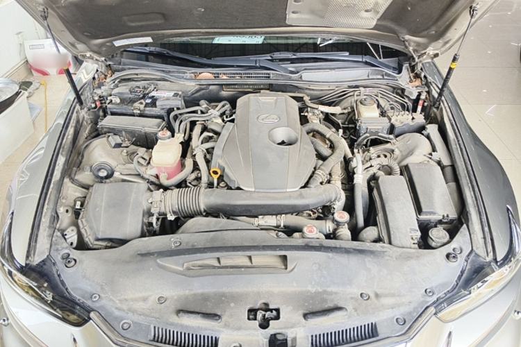 Used Lexus IS 2017 300 Leading Edition Engine Bay
