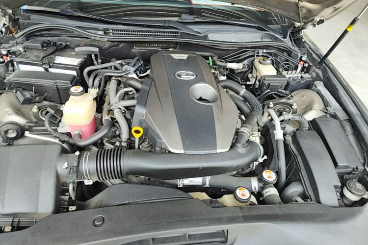 Used Lexus IS 2017 300 Leading Edition Engine Bay