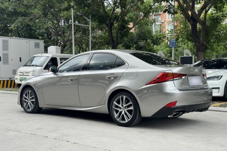 Used Lexus IS 2017 300 Leading Edition Exterior 4