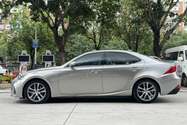 Used Lexus IS 2017 300 Leading Edition Exterior 5
