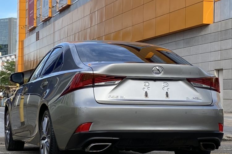 Used Lexus IS 2017 300 Leading Edition Exterior 6