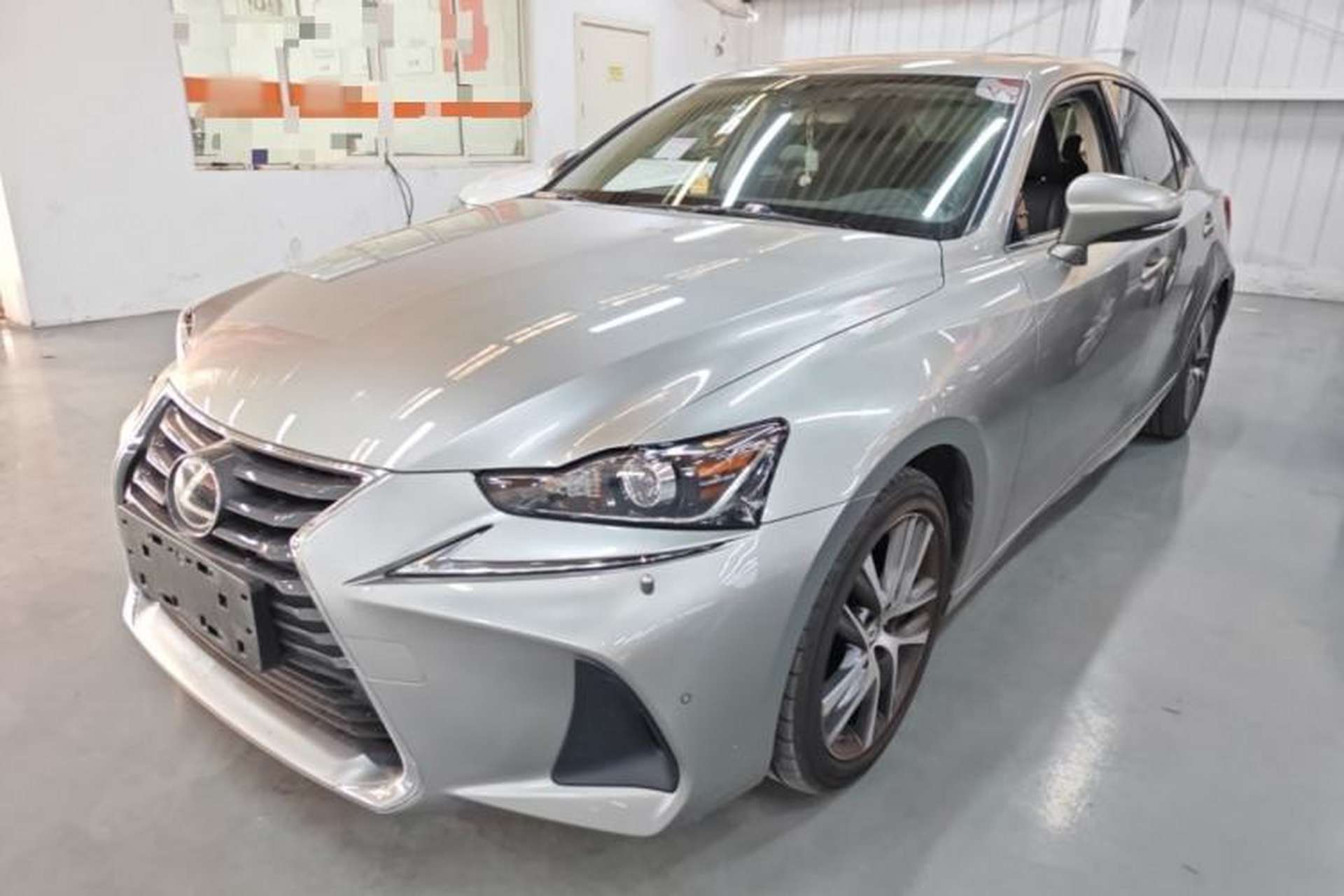 Used Lexus IS 2017 300 Leading Edition Front Left 45 Deg