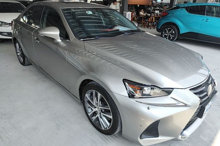 Used Lexus IS 2017 300 Leading Edition Front Right 45 Deg