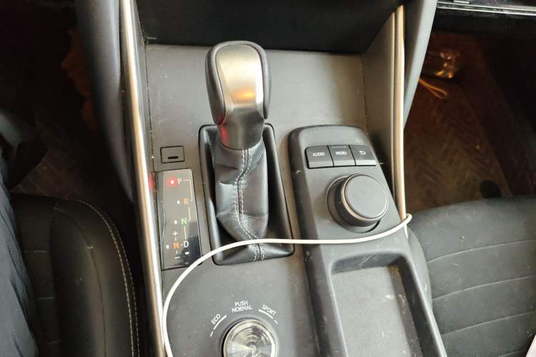 Used Lexus IS 2017 300 Leading Edition Gear Lever