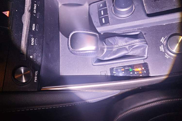 Used Lexus IS 2017 300 F SPORT Edition Gear Lever