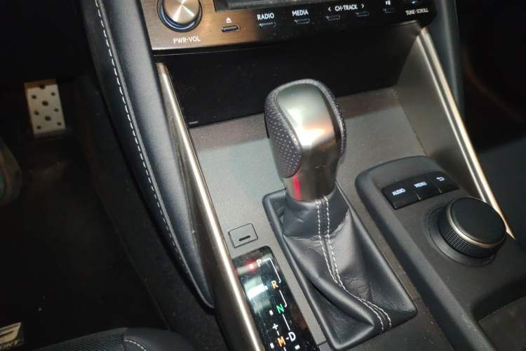Used Lexus IS 2017 300 F SPORT Edition Gear Lever