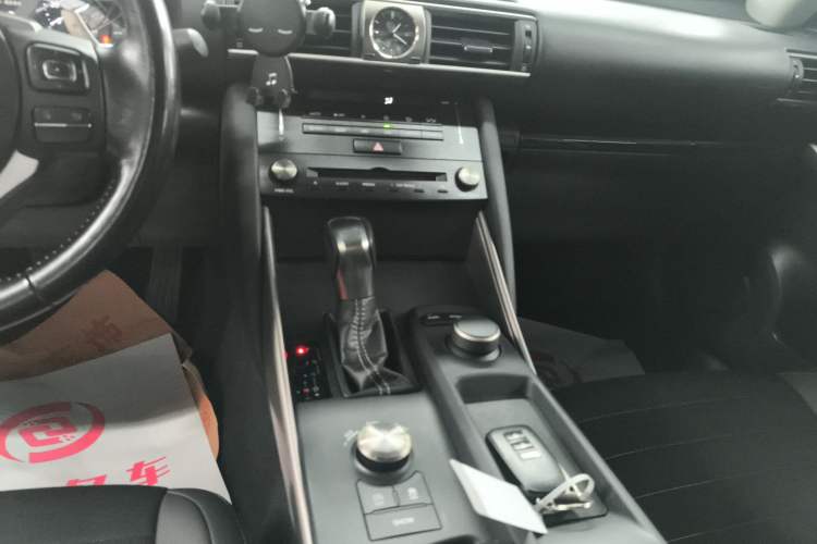 Used Lexus IS 2017 300 Leading Edition Gear Lever