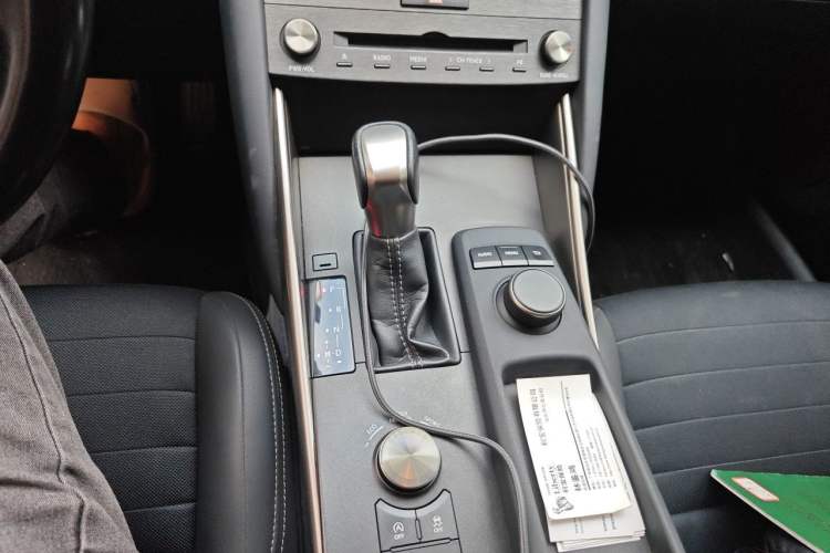 Used Lexus IS 2017 300 Leading Edition Gear Lever