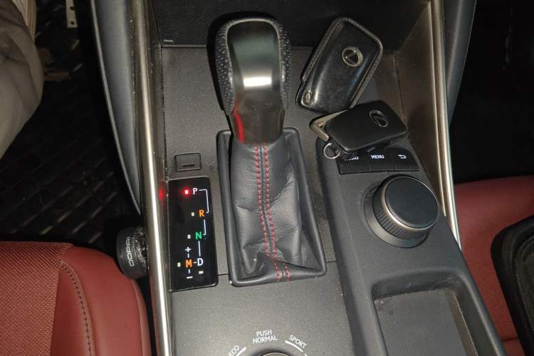 Used Lexus IS 2017 300 F SPORT Edition Gear Lever