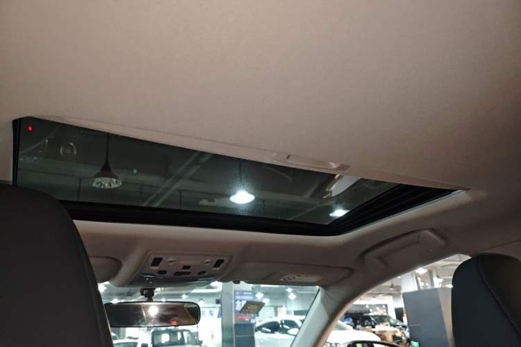 Used Lexus IS 2017 300 Leading Edition Headliner