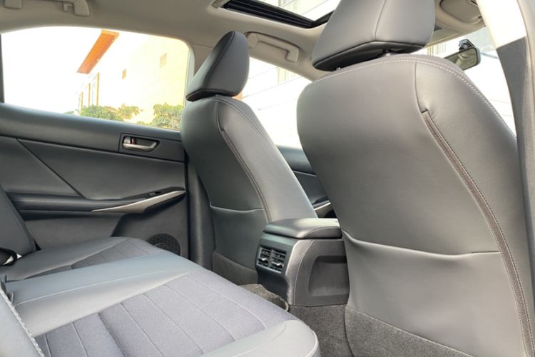 Used Lexus IS 2017 300 Leading Edition Interior 1