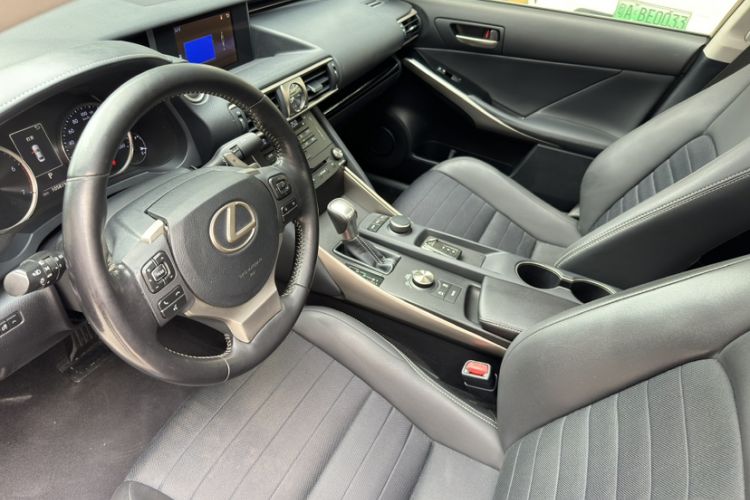 Used Lexus IS 2017 300 Leading Edition Interior 1