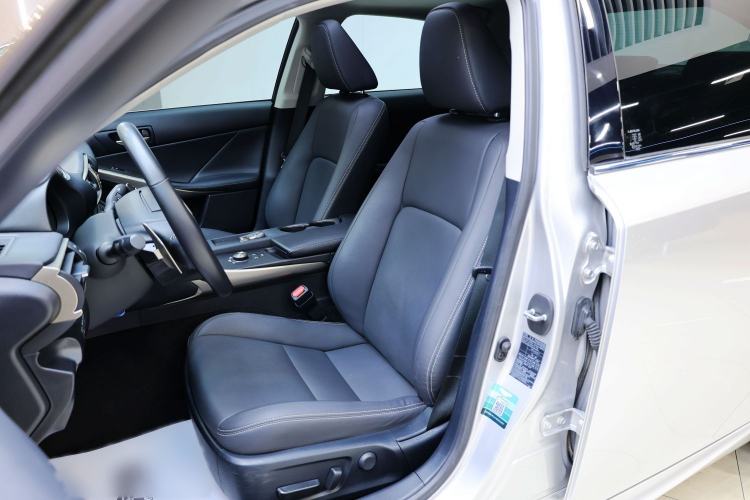 Used Lexus IS 2017 300 FENGSHANG Edition Interior 10