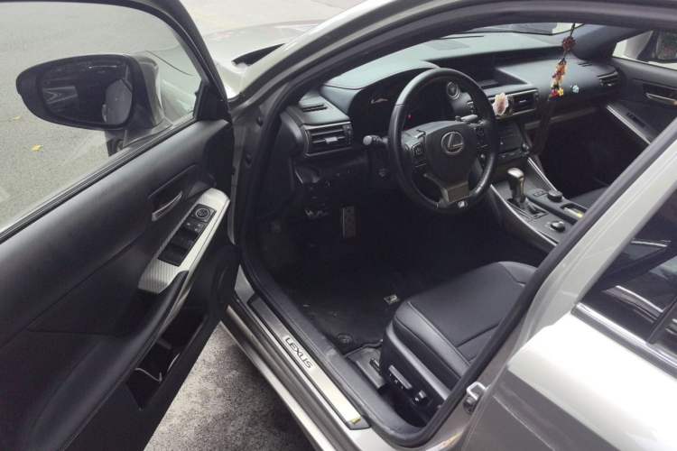 Used Lexus IS 2017 300 F SPORT Edition Interior 3
