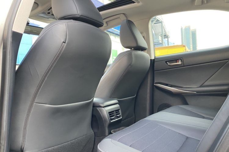 Used Lexus IS 2017 300 Leading Edition Interior 3