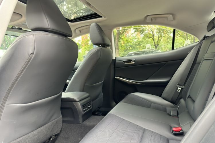 Used Lexus IS 2017 300 Leading Edition Interior 3