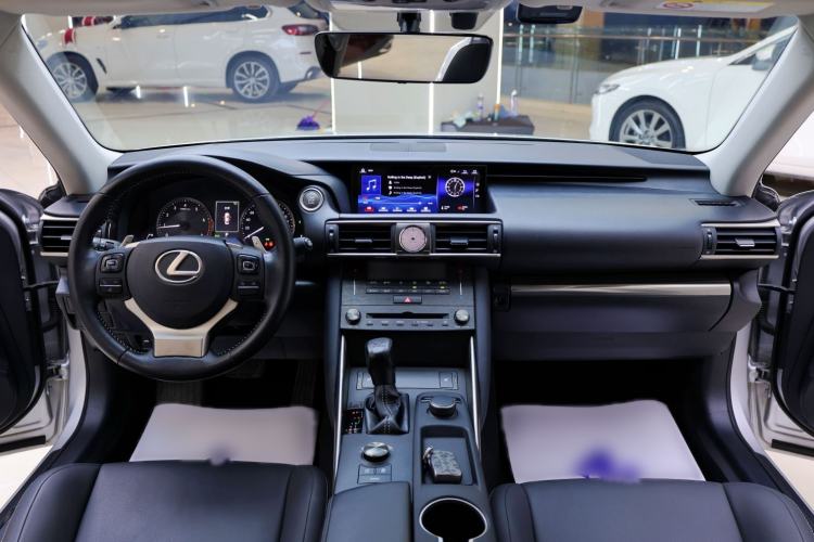 Used Lexus IS 2017 300 FENGSHANG Edition Interior 3