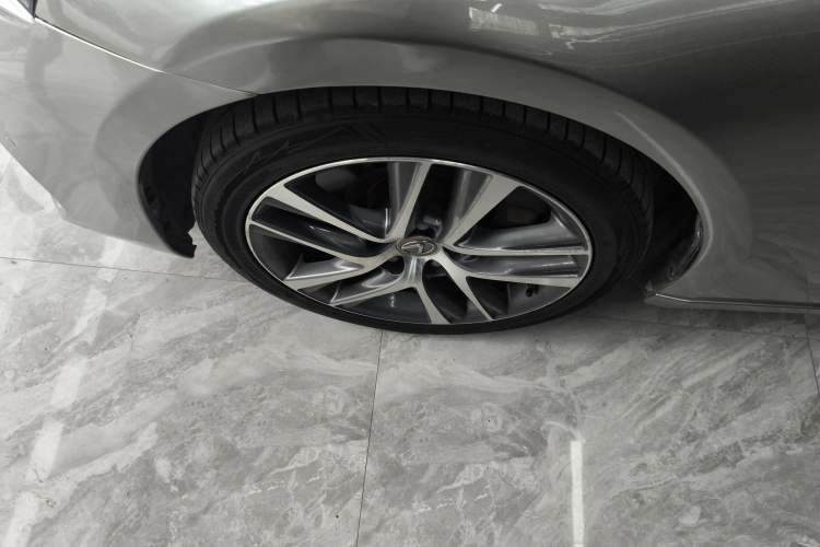 Used Lexus IS 2017 300 Leading Edition Left Front Wheel Hub