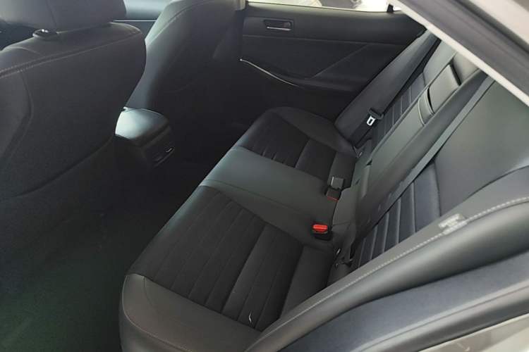 Used Lexus IS 2017 300 Leading Edition Left Rear Seat