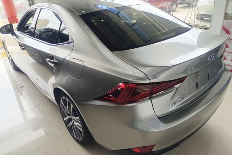 Used Lexus IS 2017 300 Leading Edition Rear Left 45 Deg