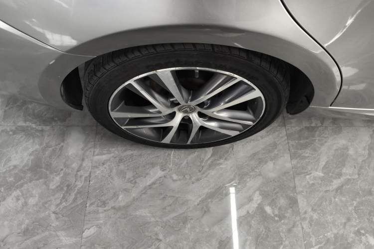 Used Lexus IS 2017 300 Leading Edition Right Rear Wheel Hub