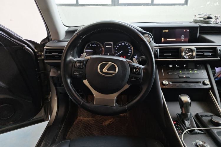 Used Lexus IS 2017 300 Leading Edition Steering Wheel