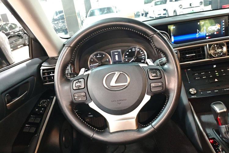 Used Lexus IS 2017 300 Leading Edition Steering Wheel