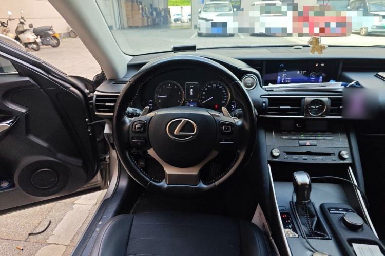 Used Lexus IS 2017 300 Leading Edition Steering Wheel