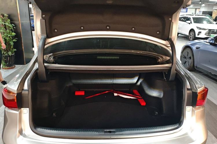 Used Lexus IS 2017 300 Leading Edition Trunk
