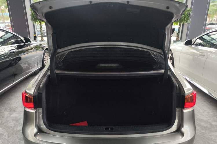 Used Lexus IS 2017 300 Leading Edition Trunk