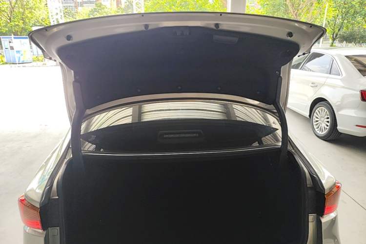 Used Lexus IS 2017 300 Leading Edition Trunk