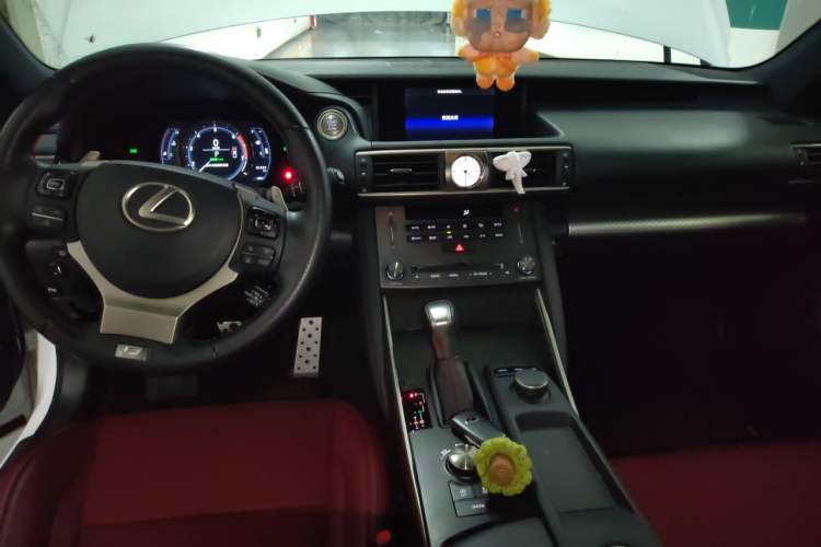 Used Lexus IS 2017 300 F SPORT Edition Center Console