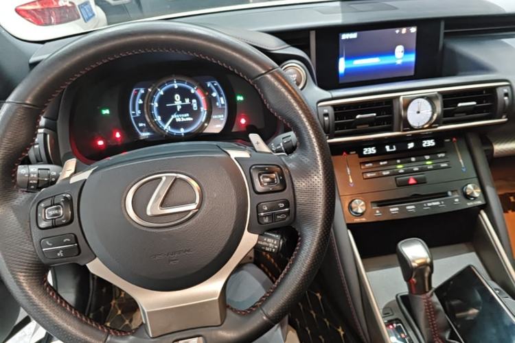 Used Lexus IS 2017 300 F SPORT Edition Center Console