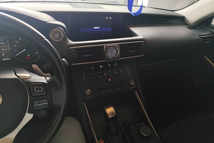 Used Lexus IS 2017 300 FENGSHANG Edition Center Console