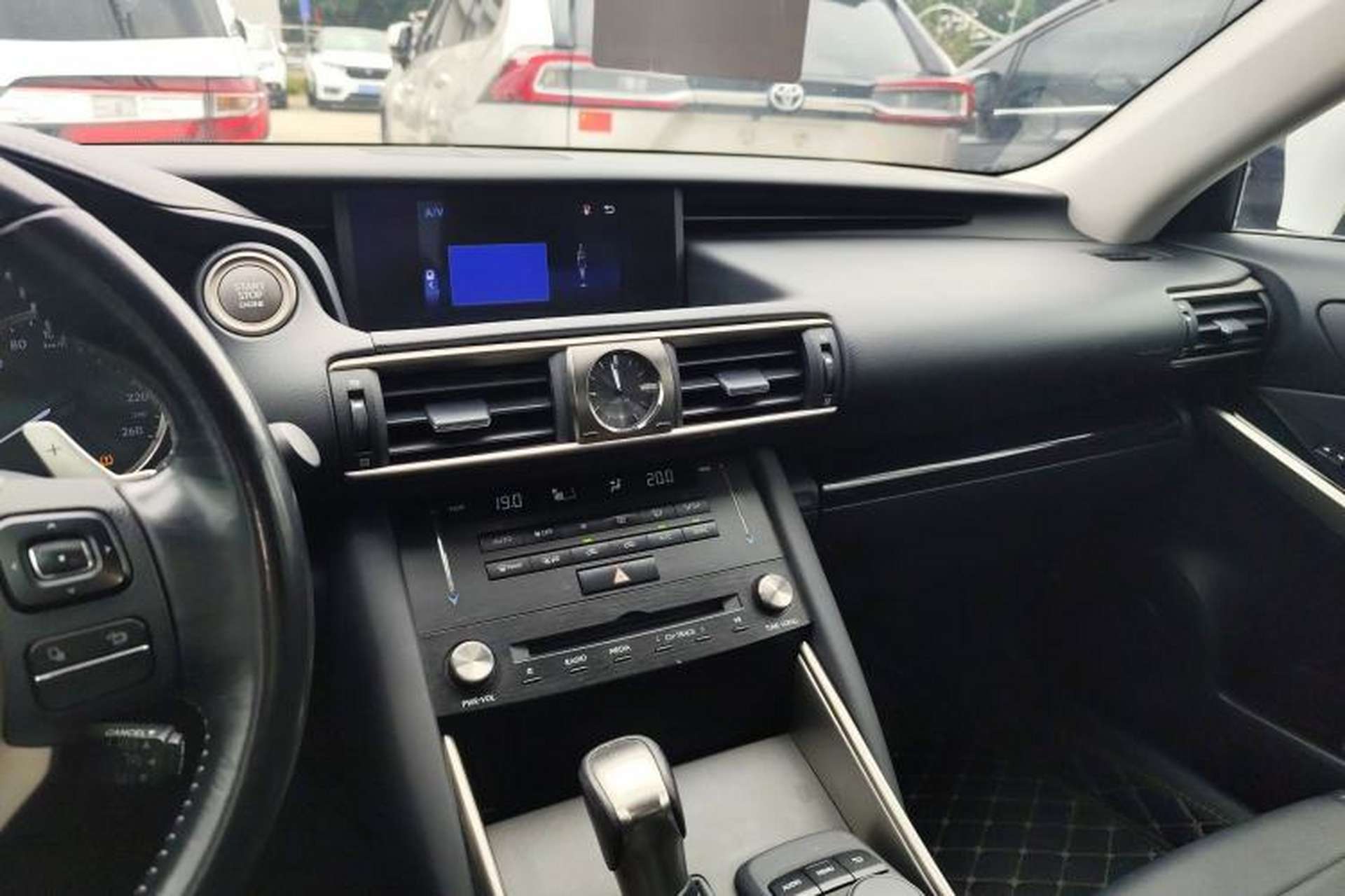 Used Lexus IS 2017 300 FENGSHANG Edition Center Console