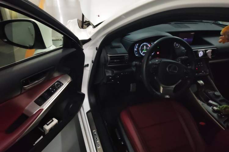 Used Lexus IS 2017 300 F SPORT Edition Driver Seat