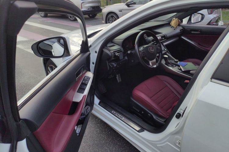 Used Lexus IS 2017 300 F SPORT Edition Driver Seat