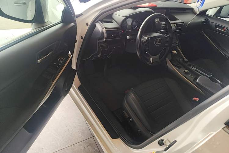 Used Lexus IS 2017 300 FENGSHANG Edition Driver Seat
