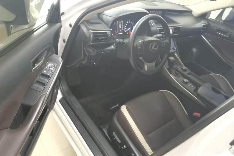 Used Lexus IS 2017 300 FENGSHANG Edition Driver Seat
