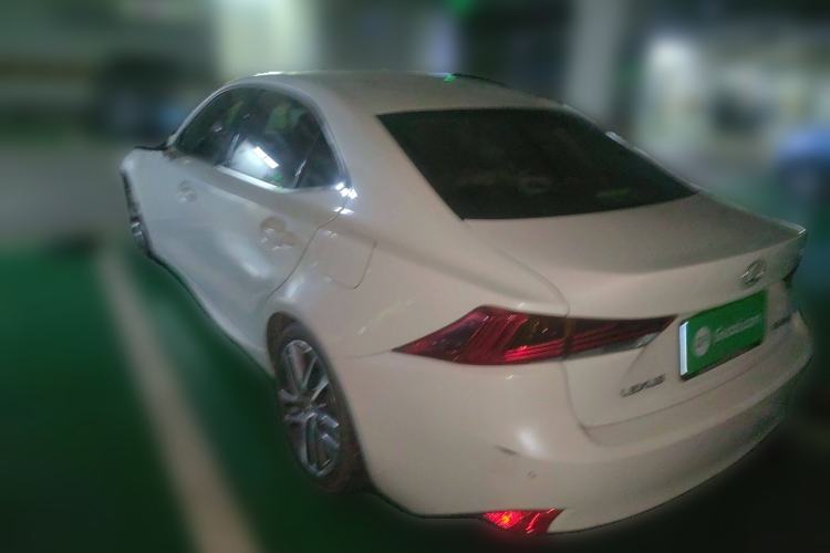 Used Lexus IS 2017 300 Leading Edition Exterior 3