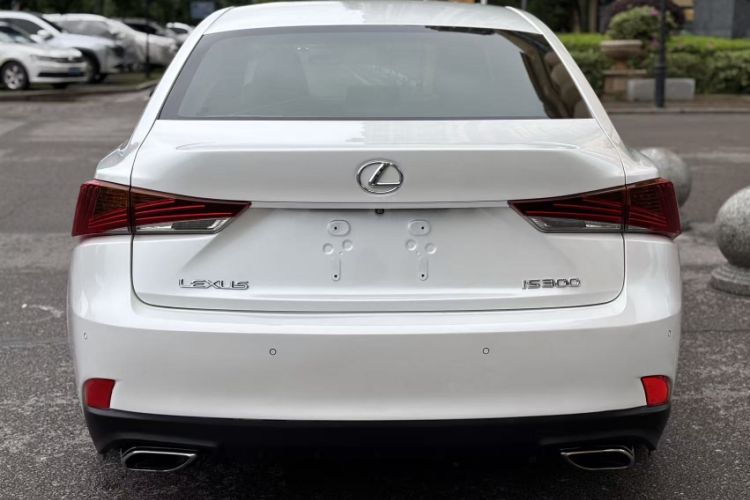 Used Lexus IS 2017 300 Leading Edition Exterior 5