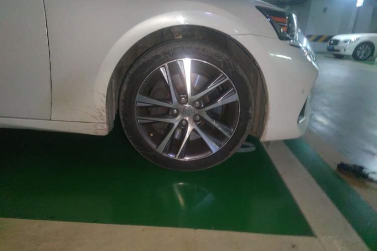 Used Lexus IS 2017 300 Leading Edition Exterior 7